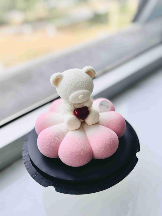 七寸花瓣小熊慕斯 商品图2