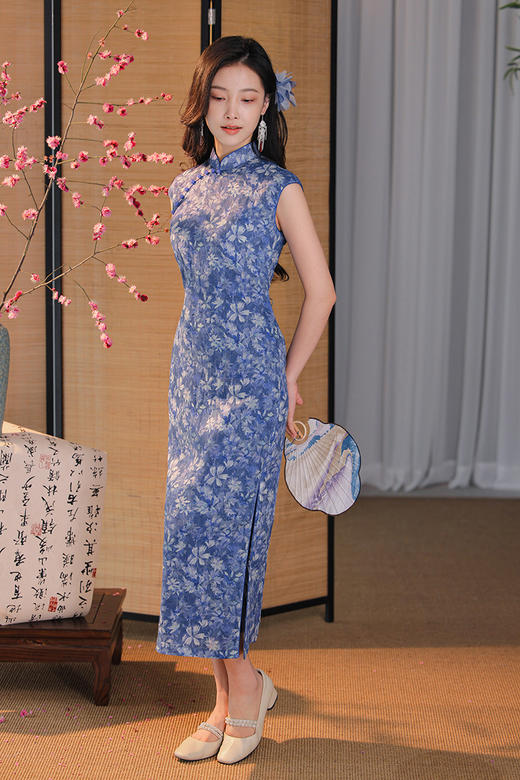 逸红颜明月优选#行走的花间诗旗袍「蘅也」素雅清秀花影成衣，高端纯苎麻纤维 商品图1