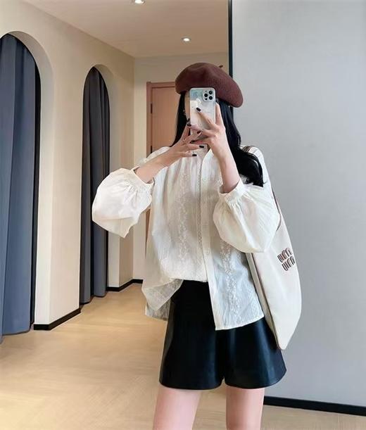 法式温柔刺绣小灯笼袖纯棉衬衫 商品图3
