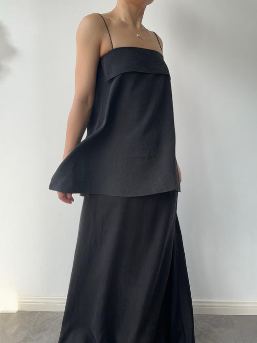 DONSEE10｜DS10SS2502-B 黑色垂褶质感吊带上衣 商品图8