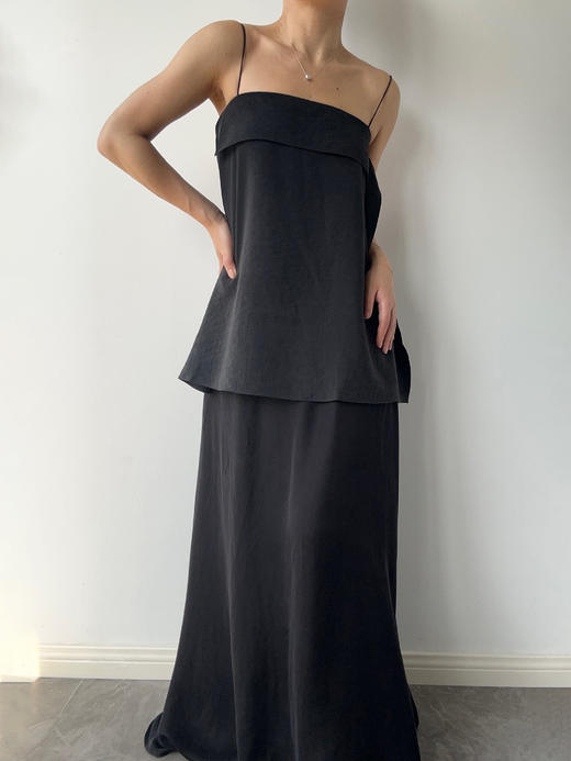 DONSEE10｜DS10SS2502-B 黑色垂褶质感吊带上衣 商品图1