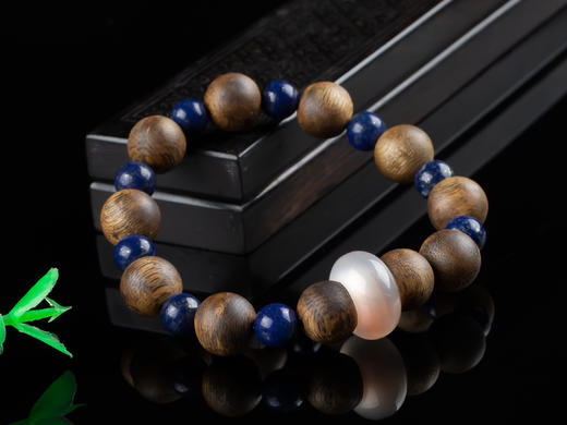 XY0133沉香青金石冰飘南红手串 商品图1