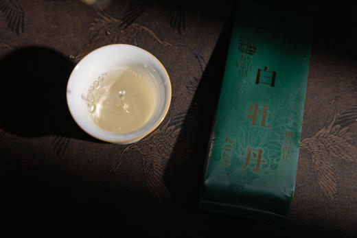 2020年 闽白时代·白牡丹 中雄御品180g/盒（5g*36泡) 商品图9