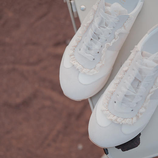 BIUCILI原创设计 蕾丝花边轻运动少女风芭蕾休闲阿甘鞋 商品图6
