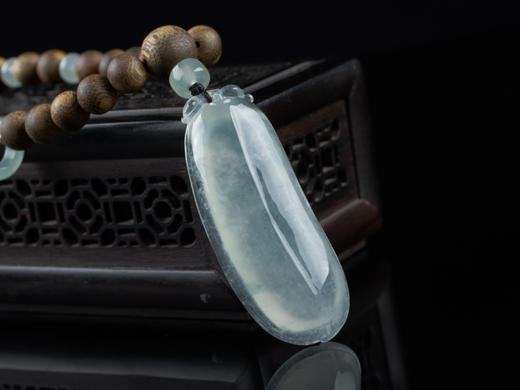 XY0156沉香+冰种翡翠福瓜挂坠 商品图1