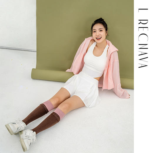 L RECNAVA 宽松轻薄连帽凉感短款外套 尼龙起皱面料 轻量级防水速干 立领帽子可收纳 袖口按扣可调节 商品图1