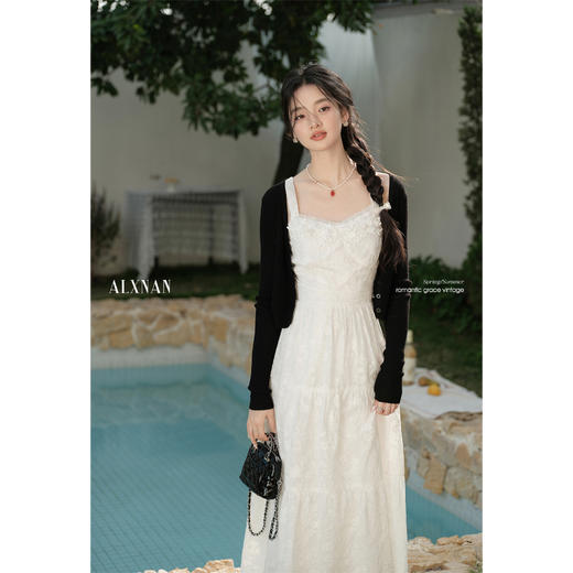 鹿向南「花间絮语」法式白色吊带连衣裙女夏季高级感显瘦长裙子L53731 商品图1