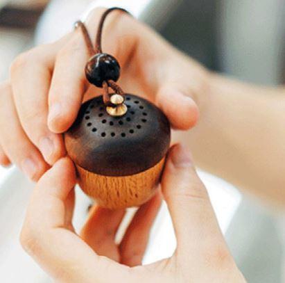 奥迪车内挂饰香水（松果造型） 商品图1