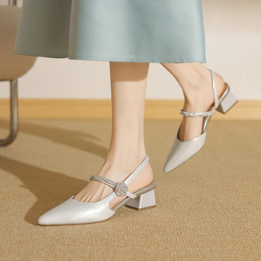 阿么手工女鞋水钻粗跟一字带后空凉鞋2025新款优雅百搭中跟鞋4CM 商品图4