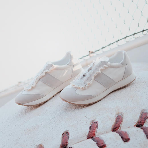 BIUCILI原创设计 蕾丝花边轻运动少女风芭蕾休闲阿甘鞋 商品图1