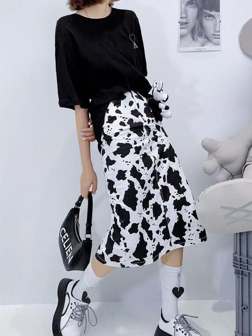 年中清仓- 潮牌清仓价-1667奶牛款品质半裙-喜出 商品图1