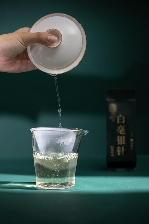 2024年  闽白时代·2019白毫银针 中雄御品 180g/盒 商品图3