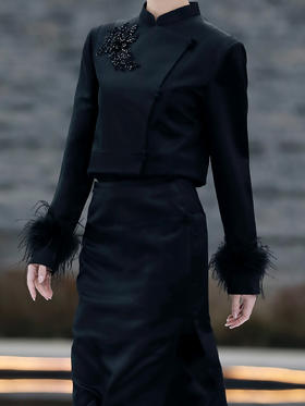 盛唐牡丹| 黑色法绣丝毛外套