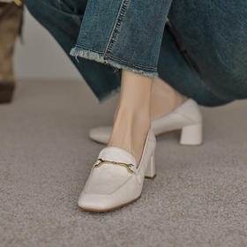 乐福鞋女2025春秋季法式粗跟中跟小皮鞋方头复古英伦单鞋！