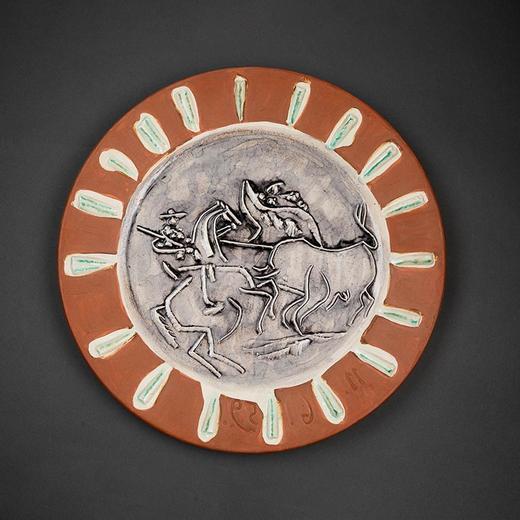 【已售】独角鹿西洋古董 1959年代西班牙艺术巨匠与法国Madoura工坊合作出品限量装饰陶盘「Scène de tauromachie (A.R.410) 斗牛场景 410」 商品图0