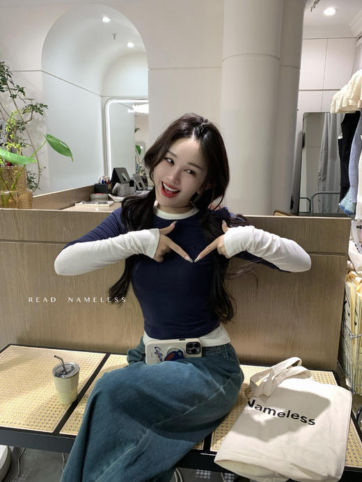 Read Nameless /藏青樱桃假两件上衣+黑色波点包臀裙 2025/3/20 商品图13