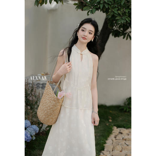 鹿向南「玉兰初雪」法式挂脖连衣裙女夏无袖度假两件气质长裙子 商品图3