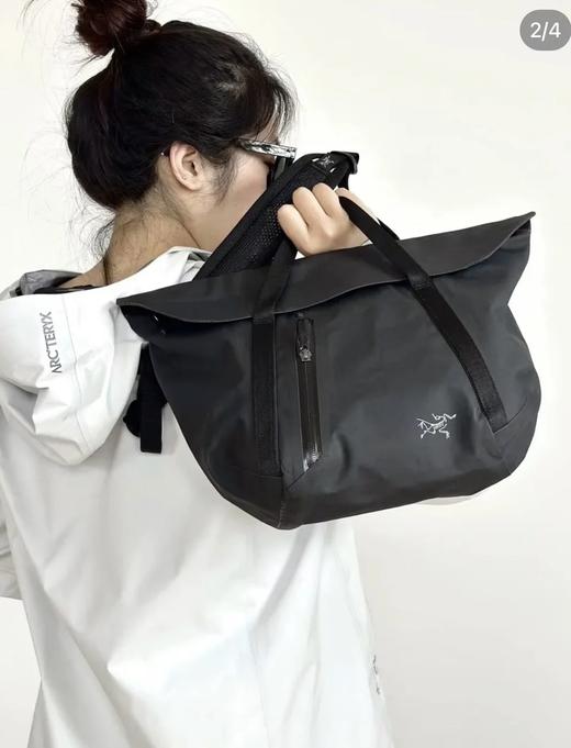 点此购买 始祖鸟男女款单肩斜挎手提信封邮差包 xj 312378 商品图5