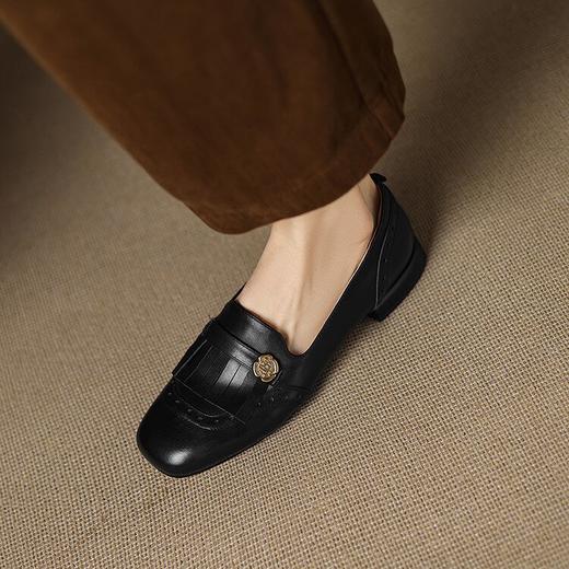 【预售5天】英伦浪漫樱花粉流苏镂空花朵牛皮乐福鞋粗低跟方头真皮单鞋女MT&MD6015 商品图4