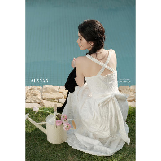 鹿向南「花间絮语」法式白色吊带连衣裙女夏季高级感显瘦长裙子L53731 商品图2