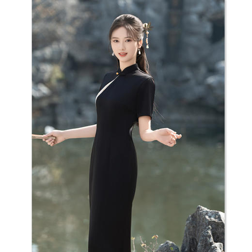 GX现代时尚改良新中式仿醋酸黑色长款短袖旗袍2025春夏新款日常旗袍 商品图2