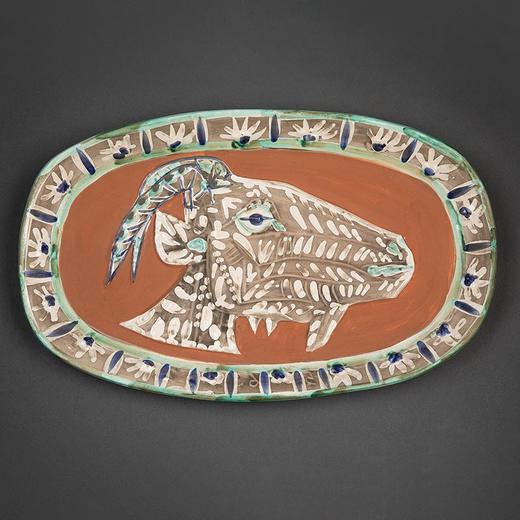 【已售】独角鹿西洋古董 1952年代西班牙艺术巨匠与法国Madoura工坊合作出品限量装饰陶盘「Goat's Head in Profile (A.R. 146) 山羊头 146」 商品图0