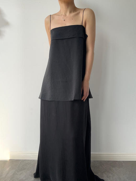 DONSEE10｜DS10SS2502-B 黑色垂褶质感吊带上衣 商品图7