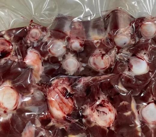 只吃草的小黄牛肉 带有淡淡的奶香味，山林放养，肉质紧实、细腻 商品图2