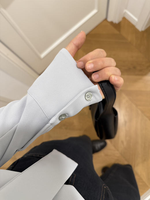 The*y同步 飘带V领纯色长袖衬衫【包邮+三天无理由退换】 商品图5