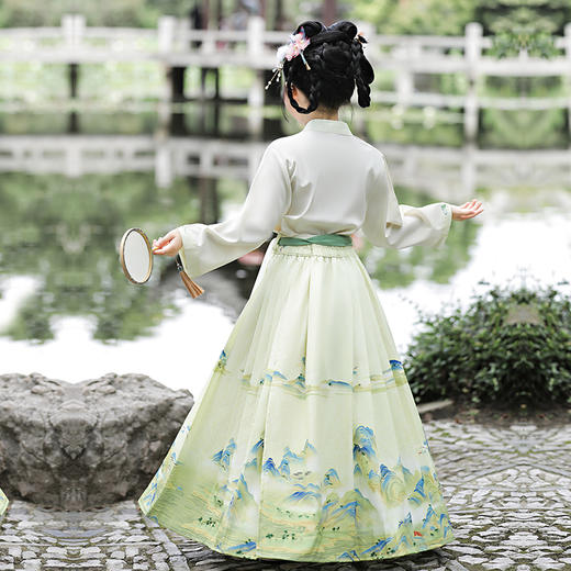 苏城纪童装汉服 山河印象画 马面裙套装 商品图3