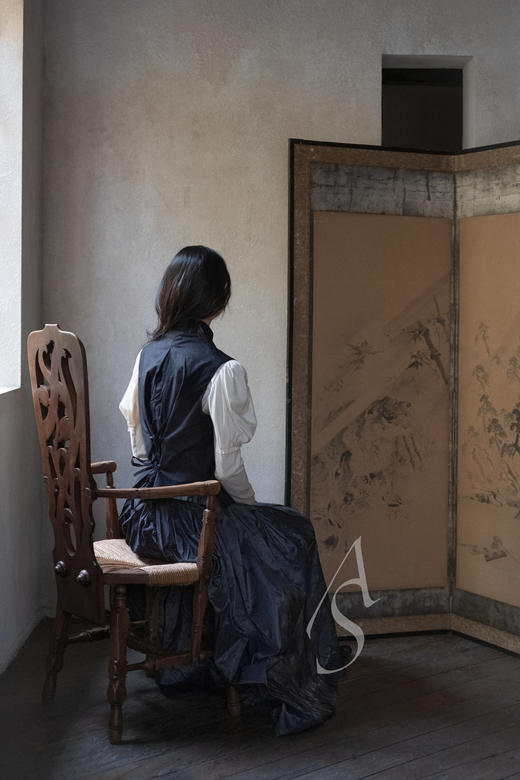 John Alexander Skelton  黑色斜纹羊毛中世纪马甲 商品图3