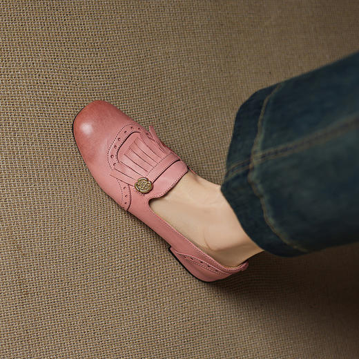 【预售5天】英伦浪漫樱花粉流苏镂空花朵牛皮乐福鞋粗低跟方头真皮单鞋女MT&MD6015 商品图1