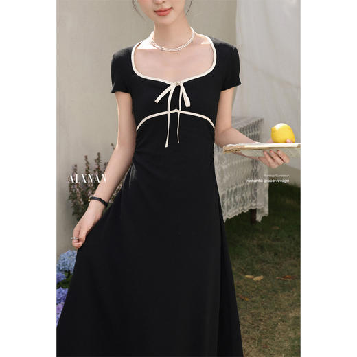 鹿向南「纸片人」复古优雅黑色方领系带中长款裙子2025夏连衣裙
 商品图3