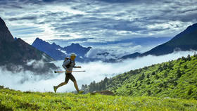 【越野跑新手必看】强制装备清单全解析，安全完赛的黄金法则