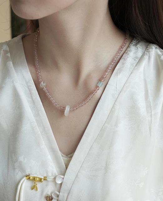 青岛饰品厂~【天然草莓晶多宝两戴项链手串】满满治愈感的温柔粉色~天然高透草莓晶＋白水晶＋海蓝宝＋翡翠＋蜜蜡＋南红+18K古法金 商品图0