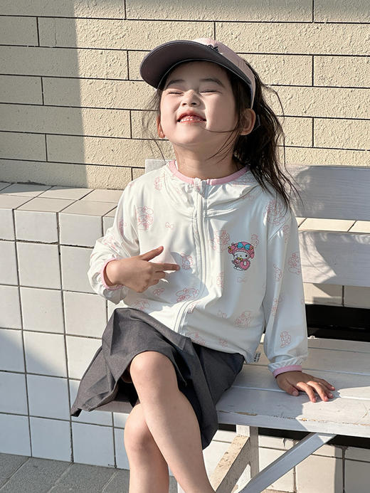 🏆今天就给妈妈们推荐1件防晒装备！🆙【儿童冰爽凉感卡通趣味变光防晒服5062】 🔥防晒、凉感、超薄透气又好看，✨优秀的儿童防晒衣原来是这样的！ 商品图3