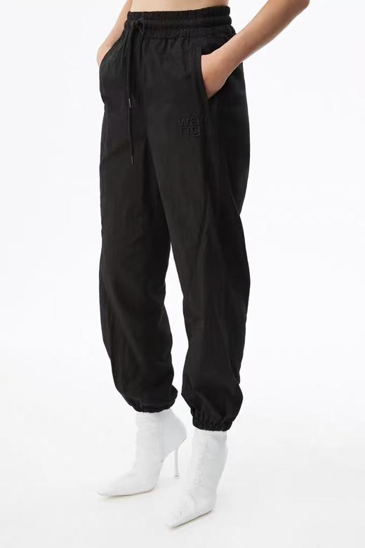 418特卖-酷感刺绣Logo 软壳尼龙纯棉平纹布 松紧腰九分裤-喜出 商品图4