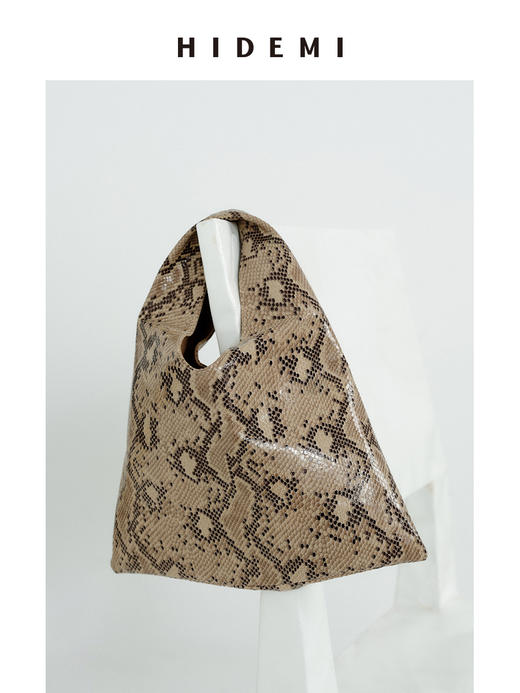 HIDEMI tender系列进口羊皮极简设计感软体皮肤包 蛇纹/蛇纹黄灰三拼/蓝白双拼/红灰黑三拼/蛇纹黄双拼 商品图4