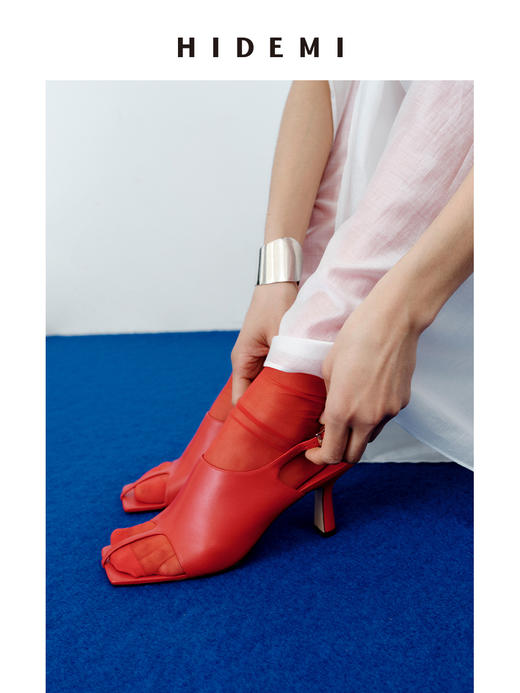 HIDEMI【当当同款】进口羊皮露趾设计感可调节扣中高跟凉鞋 红色/深棕色/白色鳄鱼纹/粉色鳄鱼纹 商品图13
