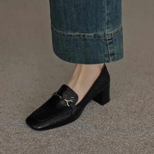乐福鞋女2025春秋季法式粗跟中跟小皮鞋方头复古英伦单鞋！ 商品图1