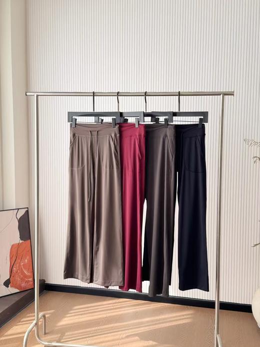 点此购买 lulu露露Throwback Still女士裸感抽绳运动阔腿裤 zc 312400 商品图0