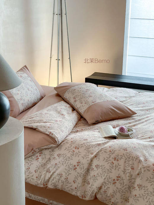 【气质温柔】2025新款全棉超柔50支斜纹长绒棉数码印花四件套  把花园搬进卧室 视觉美感加分 商品图4