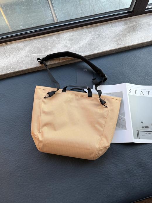 点此购买 始祖鸟男女款单肩斜挎手提信封邮差包 xj 312378 商品图9