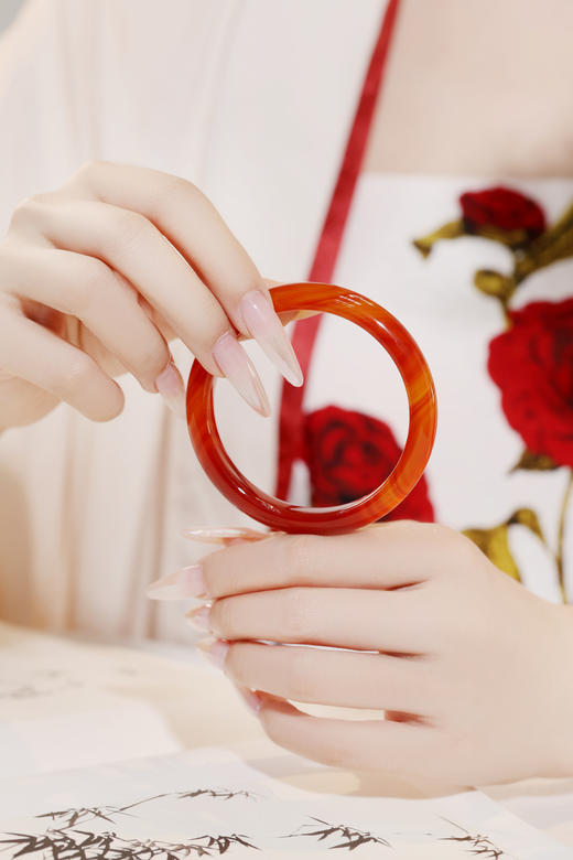 上新了·故宫手镯 | 精心挑选，把控好品质的天然玉石，今天只要199元起的价格，就能拥有一款好品质的玉石手镯！ 商品图3