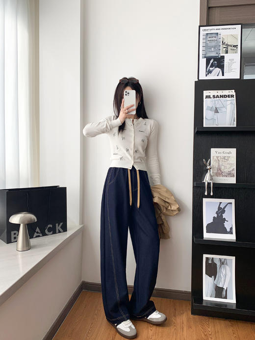 梨形🍐报恩神裤【伊泺杉香蕉牛仔裤】超显瘦😻日常好搭配的时髦单品弧形茧型阔腿版型，遮胯藏肉，显瘦于无形 ✅内外侧缝均采用多分割切线的设计，视觉上莄加显瘦 商品图1