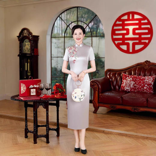 高端喜婆婆婚宴装平时可穿2025春款婚礼礼服高贵醋酸旗袍LHS-C170 商品图1