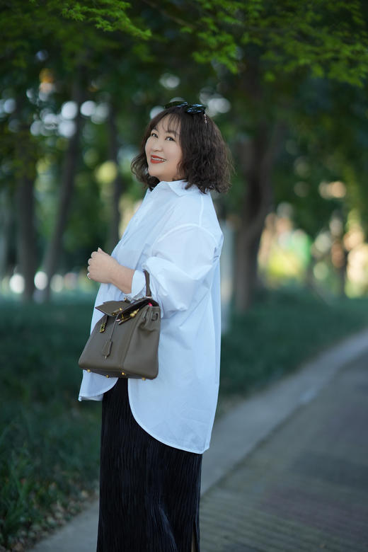 【彩虹衬衫】赠运费险💥【春季彩色衬衫 人手一件】🌸玫红、芥末黄、湖水绿、象牙白挺括版型，100%纯棉，细节做工升级，价值对标日本买手店2000元！10天内发货 商品图9