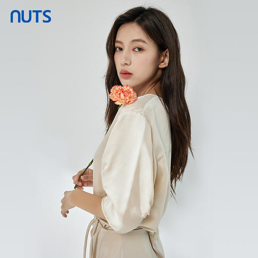 NUTS夏季新品纯色时尚简约气质圆领短袖套头衫326011182B 商品图1