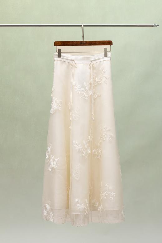 荷言GL 听雪 新中式真丝欧根纱绣线提花半裙 商品图0