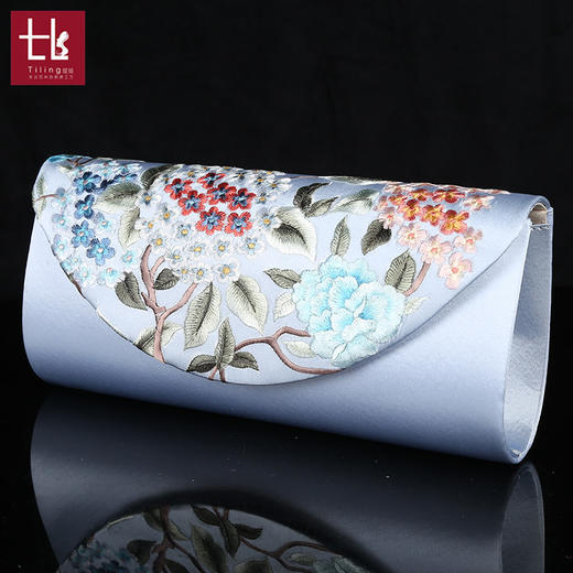 TL-0037定制牡丹小碎花苏绣礼品 手工真丝平绣手工礼品 女士手拿钱包 商品图1